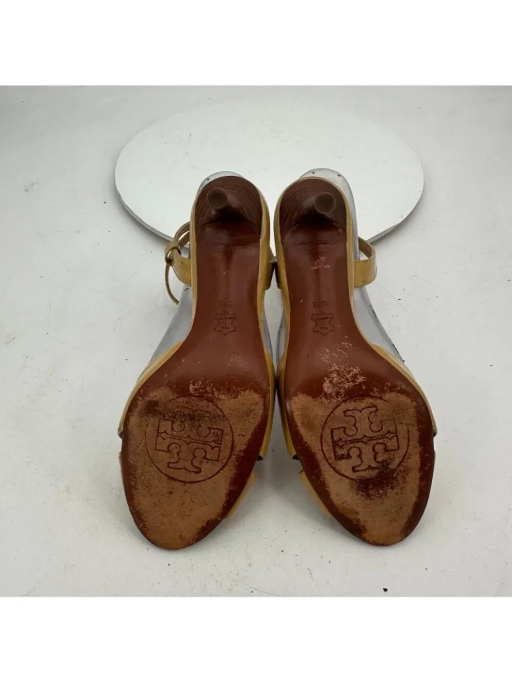 Tory Burch Tania Women Size 6M Tan Patent Leather Ankle Strap Heel Sandal